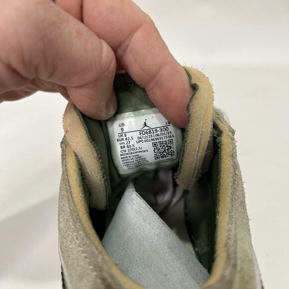Athletic_Shoes